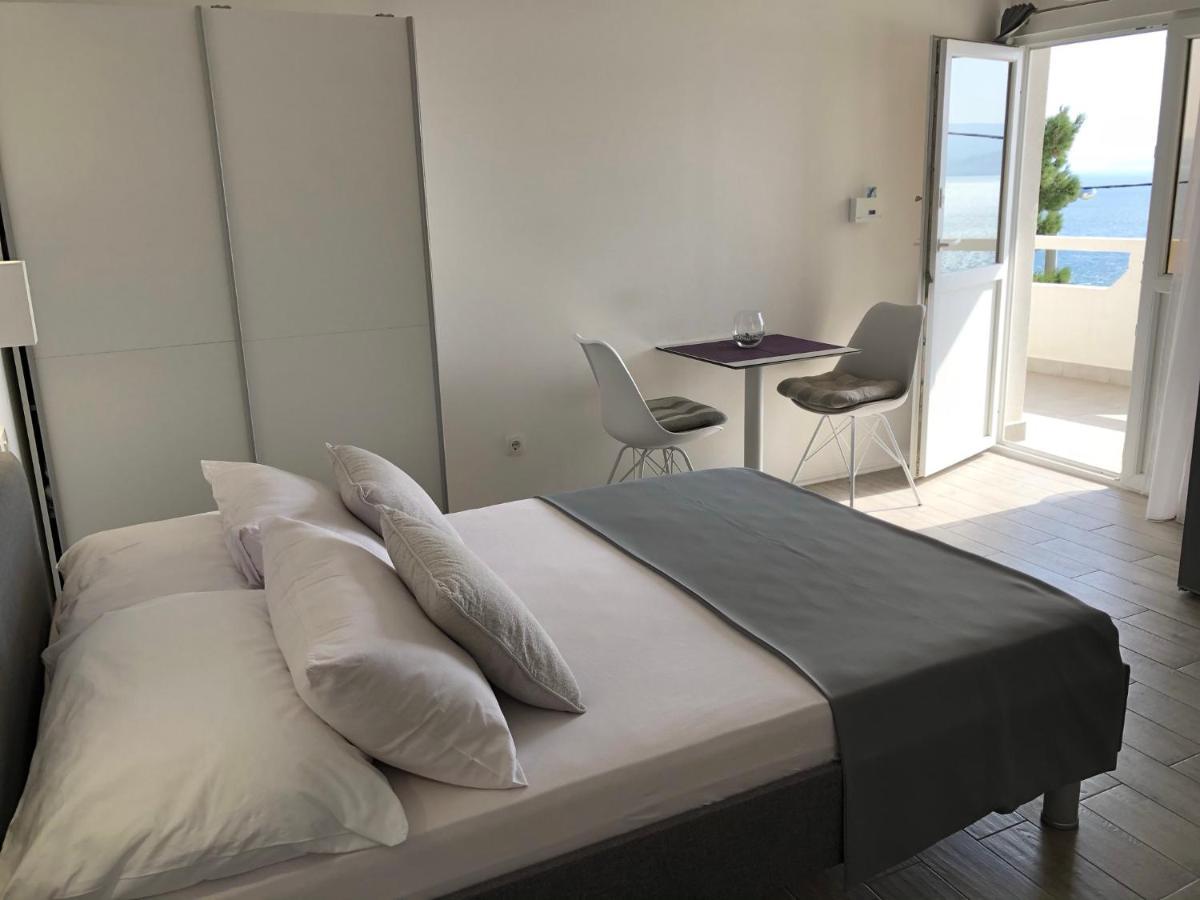 Apartmani Milka I Jozo Omis Exterior photo