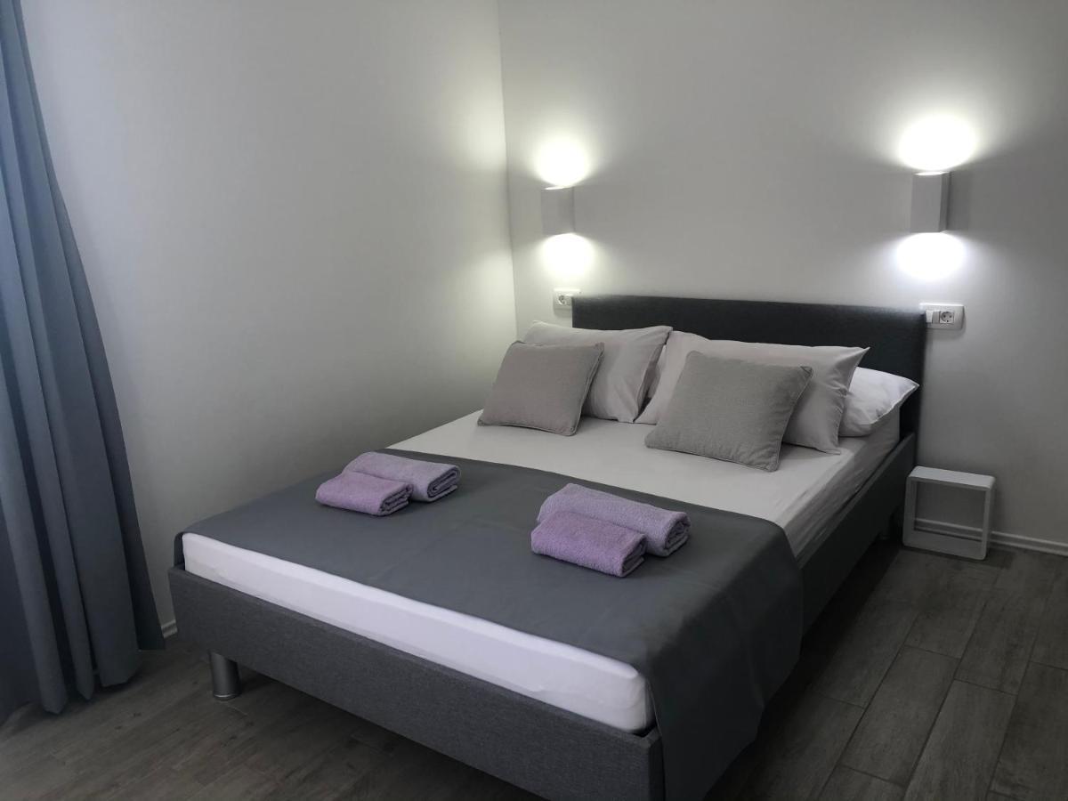 Apartmani Milka I Jozo Omis Exterior photo