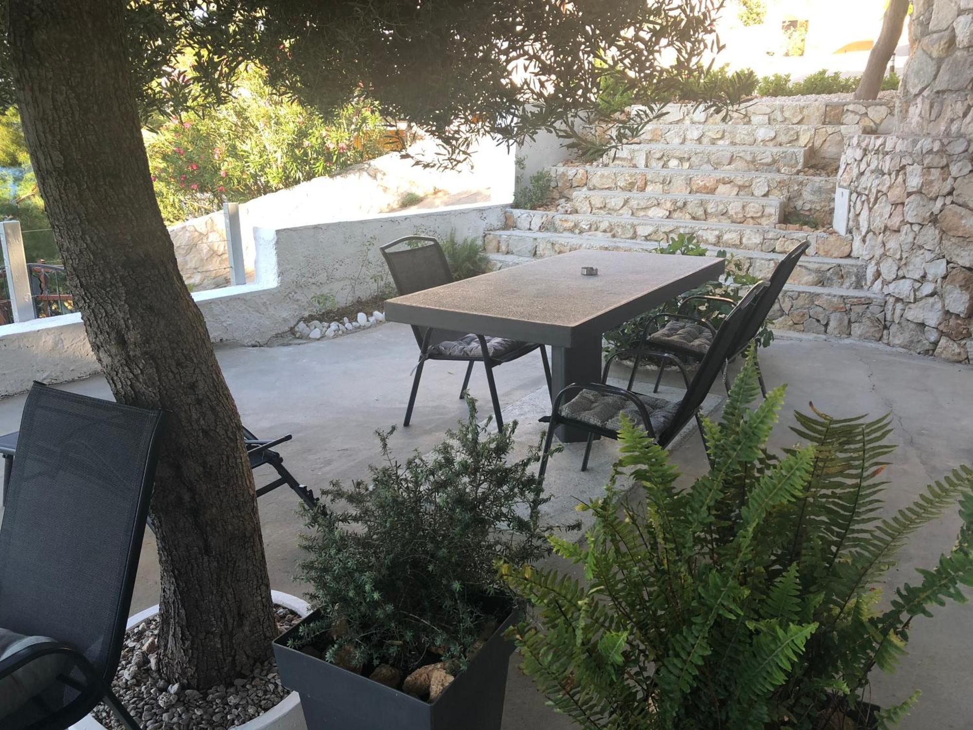 Apartmani Milka I Jozo Omis Exterior photo