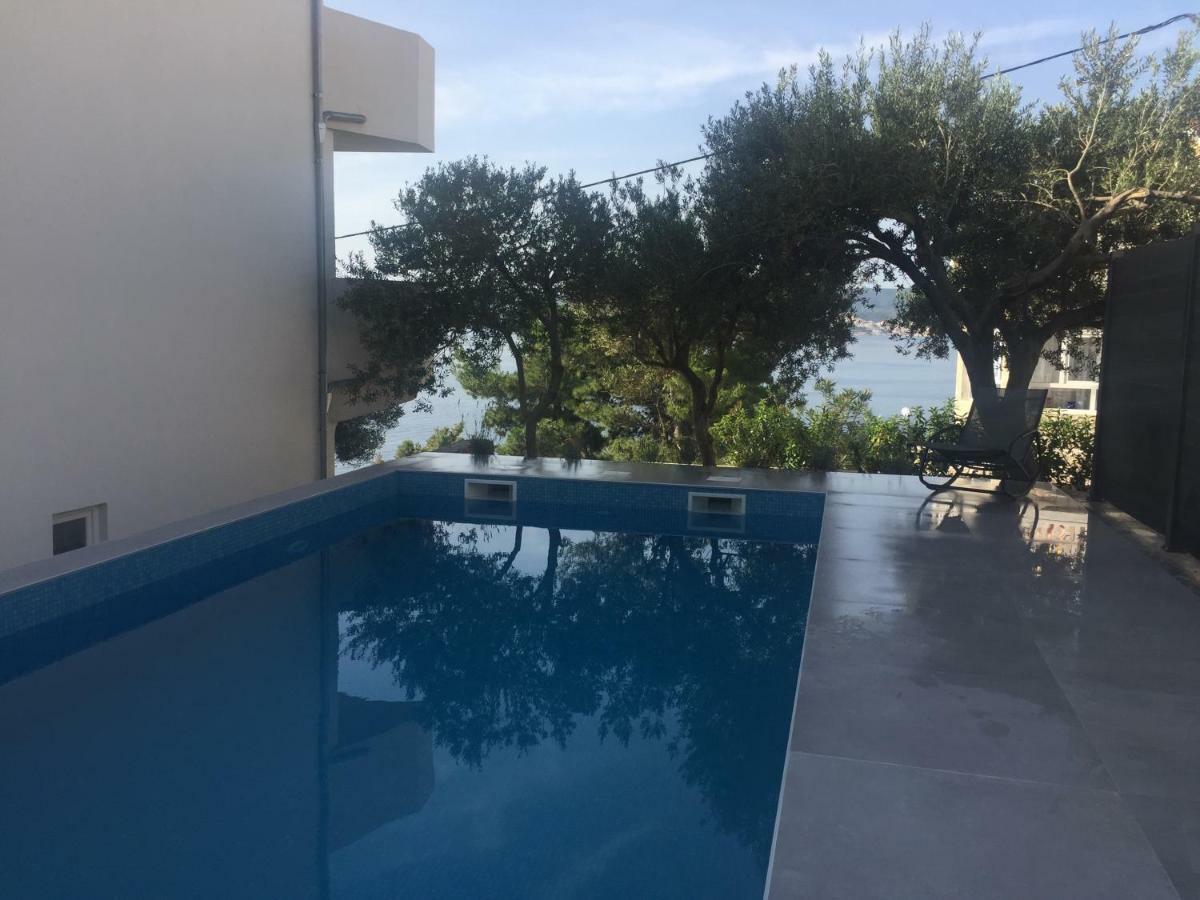 Apartmani Milka I Jozo Omis Exterior photo